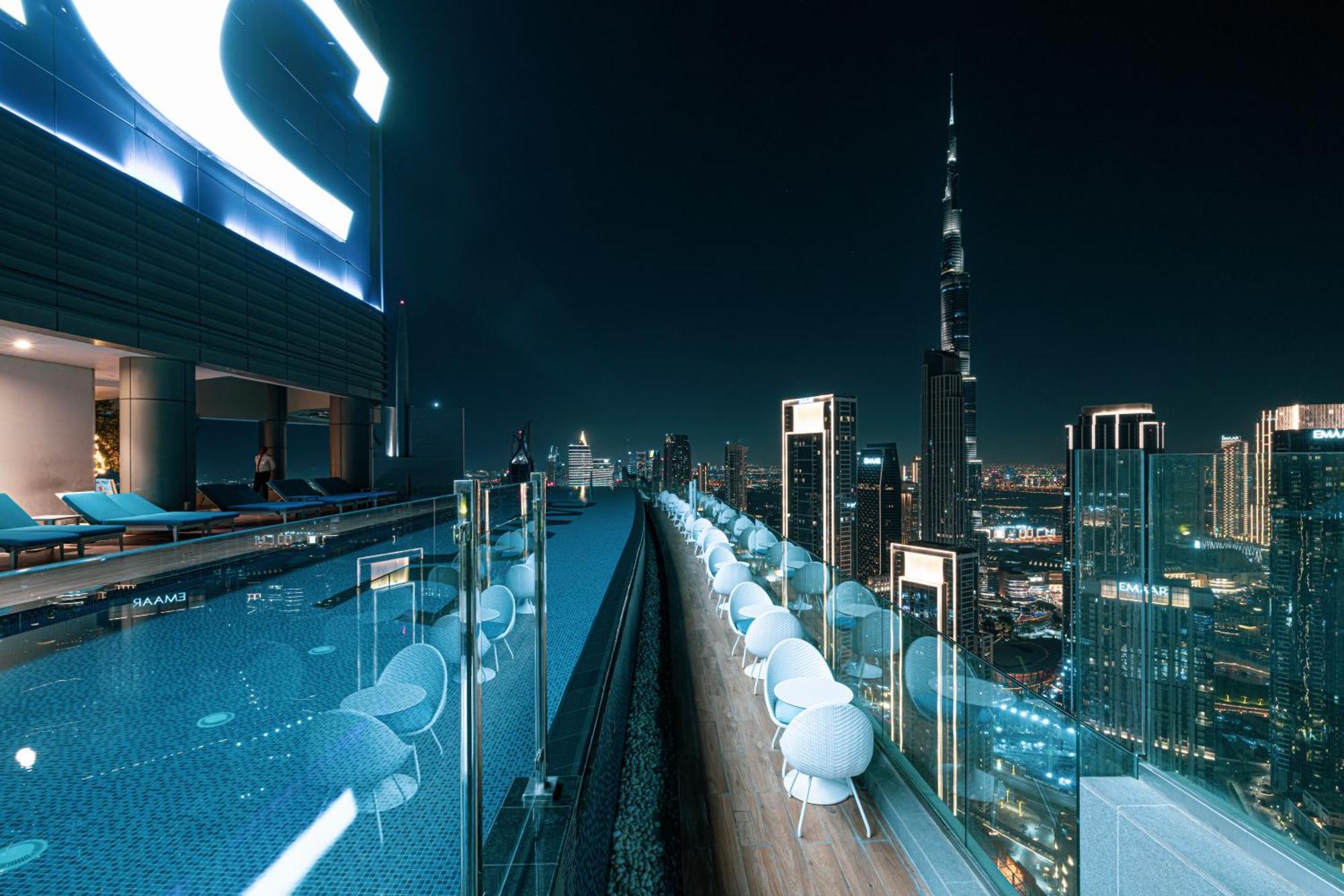 Scenic Infinity Pool With Burj Khalifa Views Dubai