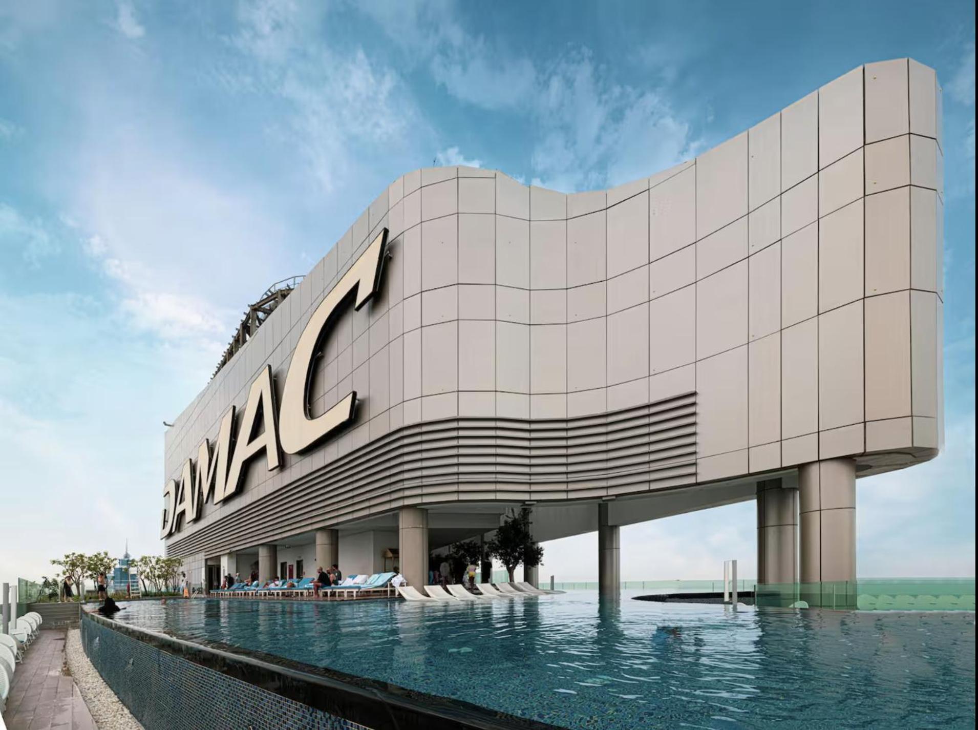 Scenic Infinity Pool With Burj Khalifa Views * Dubai