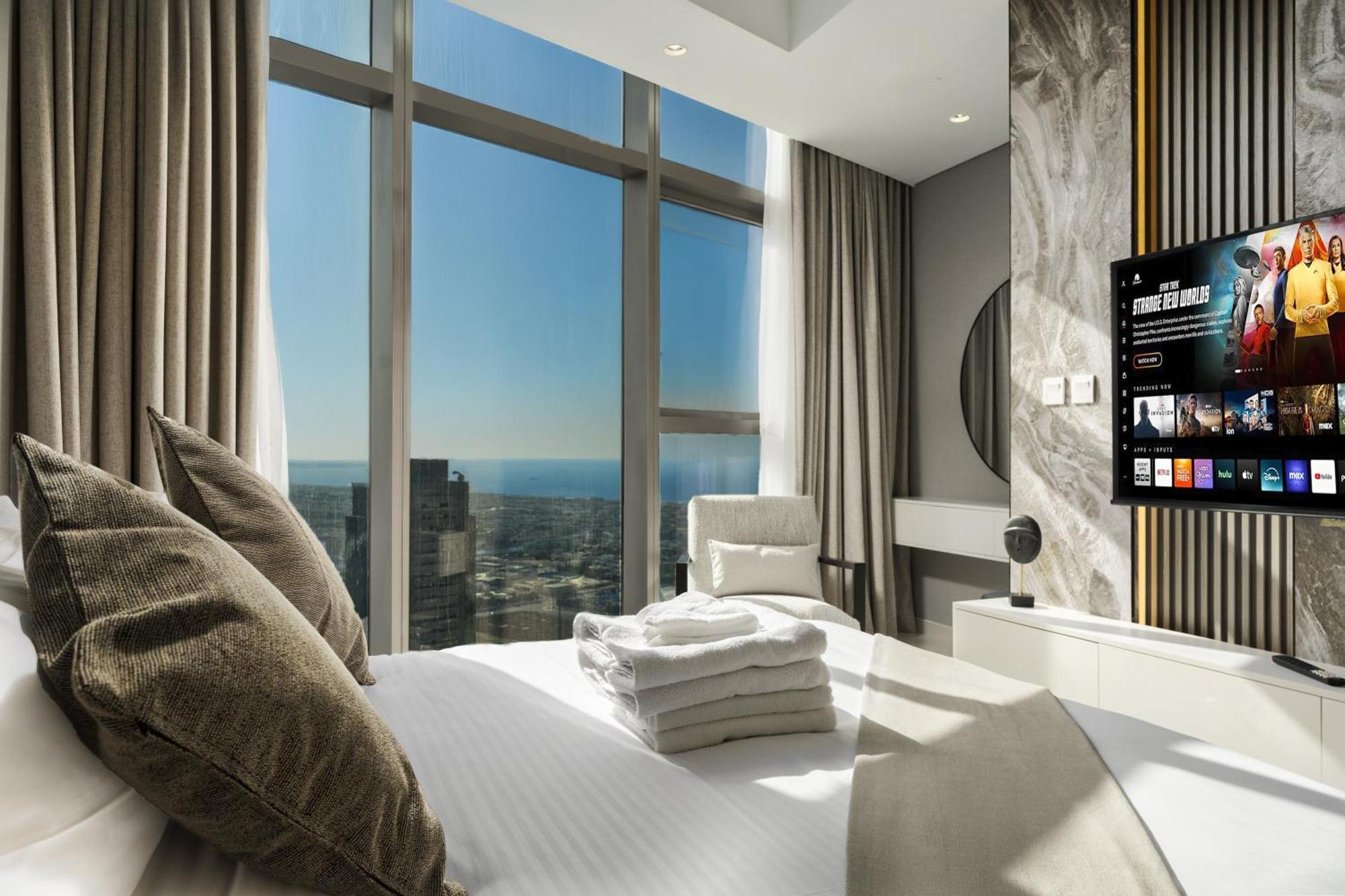 Scenic Infinity Pool With Burj Khalifa Views Dubai