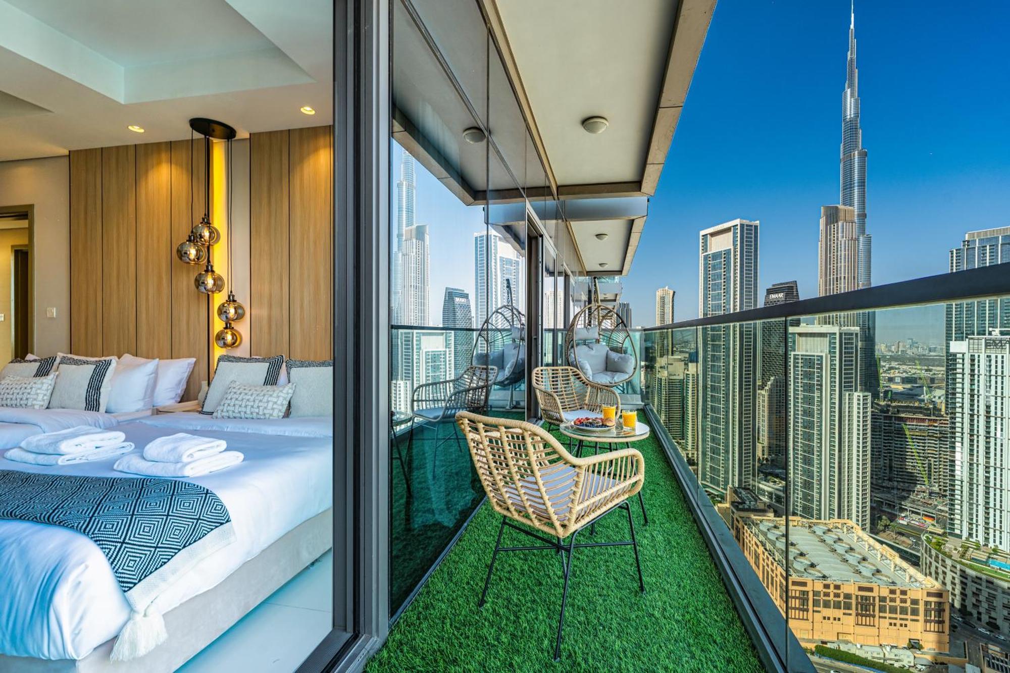 Scenic Infinity Pool With Burj Khalifa Views Apartment *
